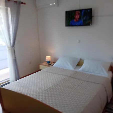 Dvokrevetna Soba S Posebnim Ulazom Markovic 3* רובינייסקו סלו