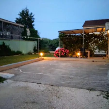 Guest house And Markovic Rovinjsko Selo