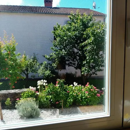 Dvokrevetna Soba S Posebnim Ulazom Markovic 3*